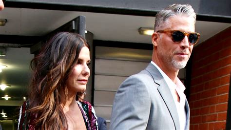 sandra bullock's partner dies.